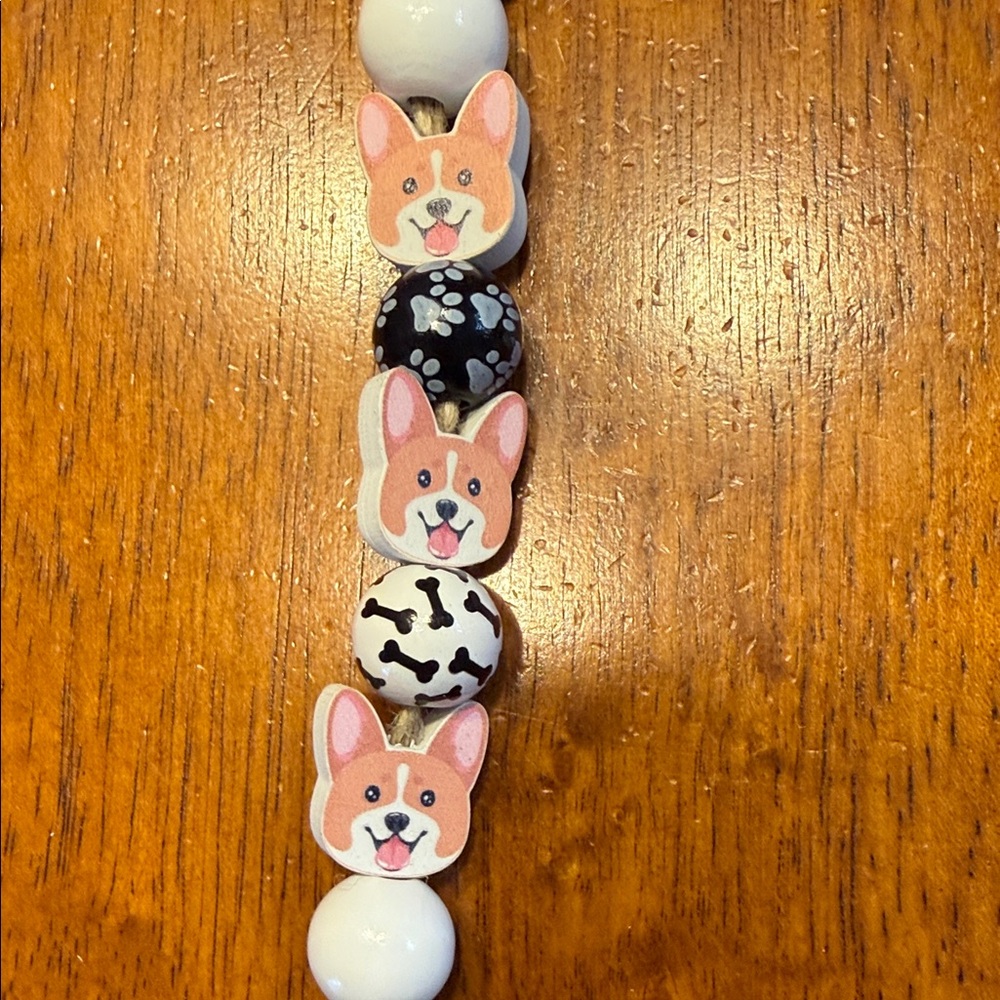 Corgi-Themed Beaded Ornamental Chatma - Picture 3 of 5